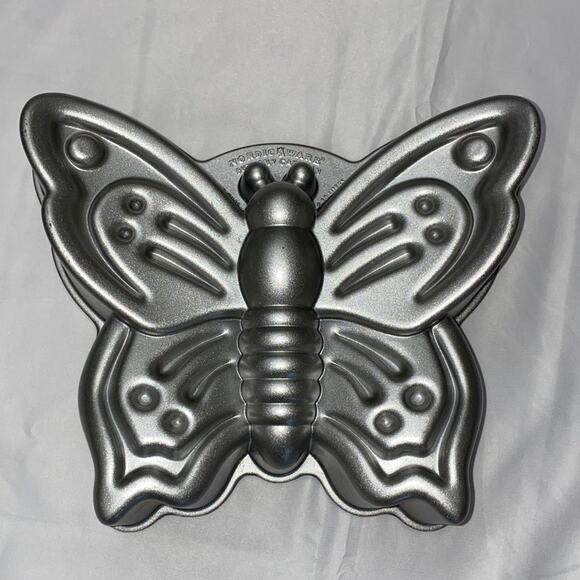 Nordic Ware Butterfly Cake Pan 9 Cup Cast Aluminum Mold Non Stick Bakeware, USA - Picture 12 of 12
